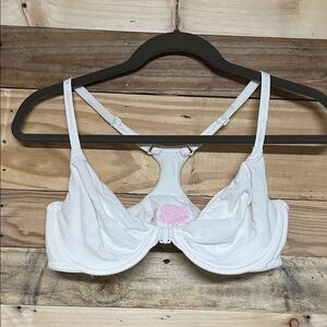 Victoria's Secret size 38C Underwire White Bra with Front Closure